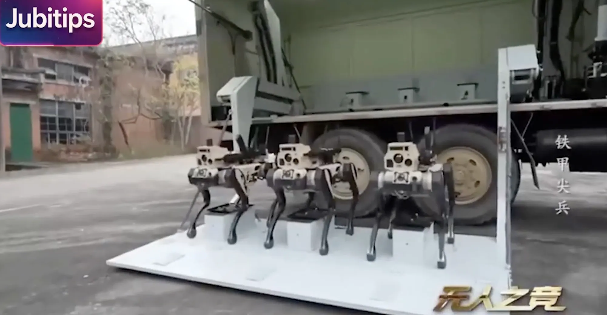 Matilha de robô-cães militares chineses sendo descarregados de caminhão militar em base de operações