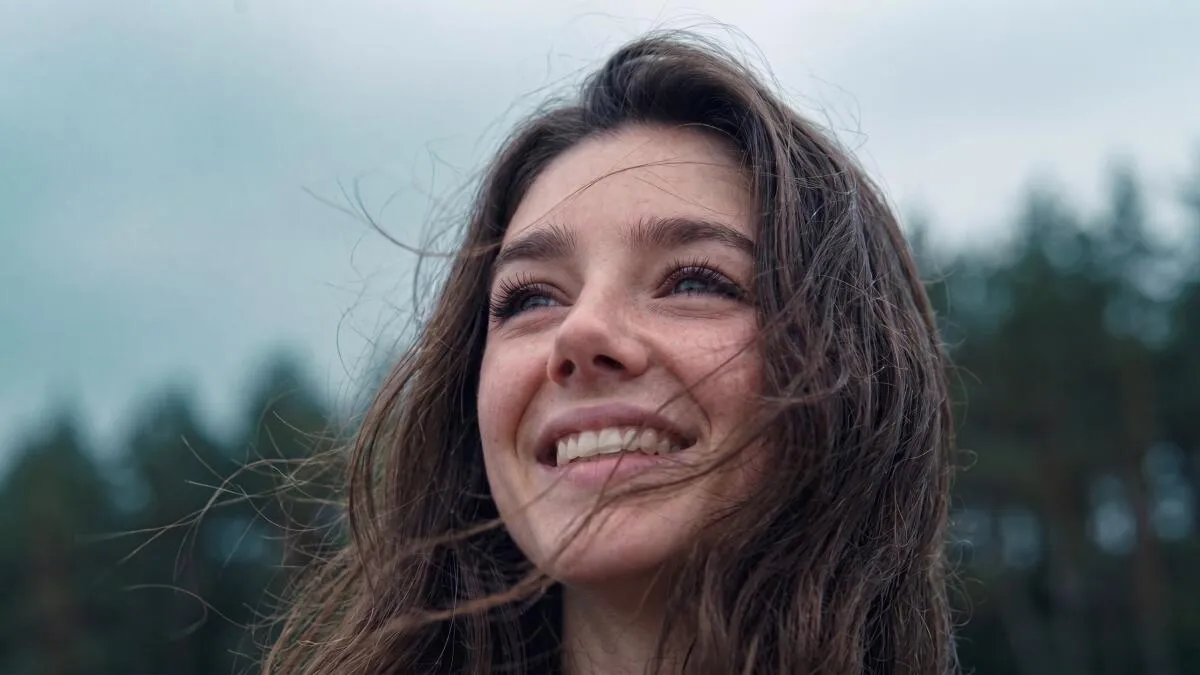 Rosto gerado por inteligência artificial da personagem Tilly Norwood, a atriz de IA da produtora Particle6